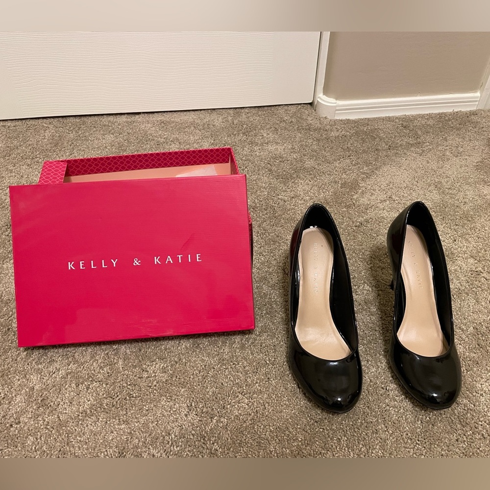 Kelly & Katie Black Pumps